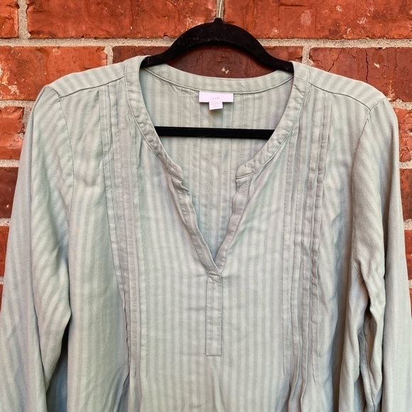 J. Jill Womens Large Petite Green Vneck Pintuck Long Sleeve Tunic Top - Picture 2 of 10